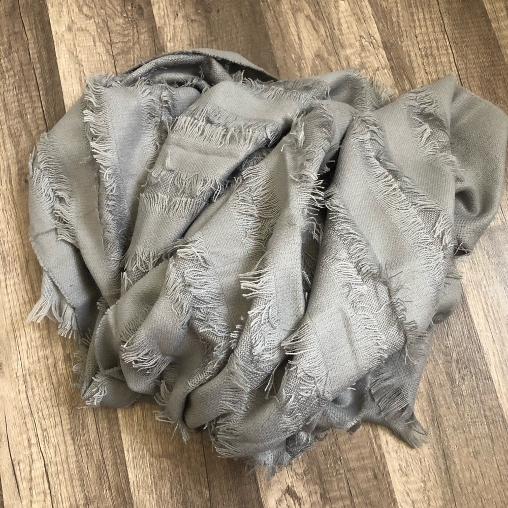 **CLOSING BUY ONE GET ONE**Stella & Dot Spring Summer Scarf New In Bag